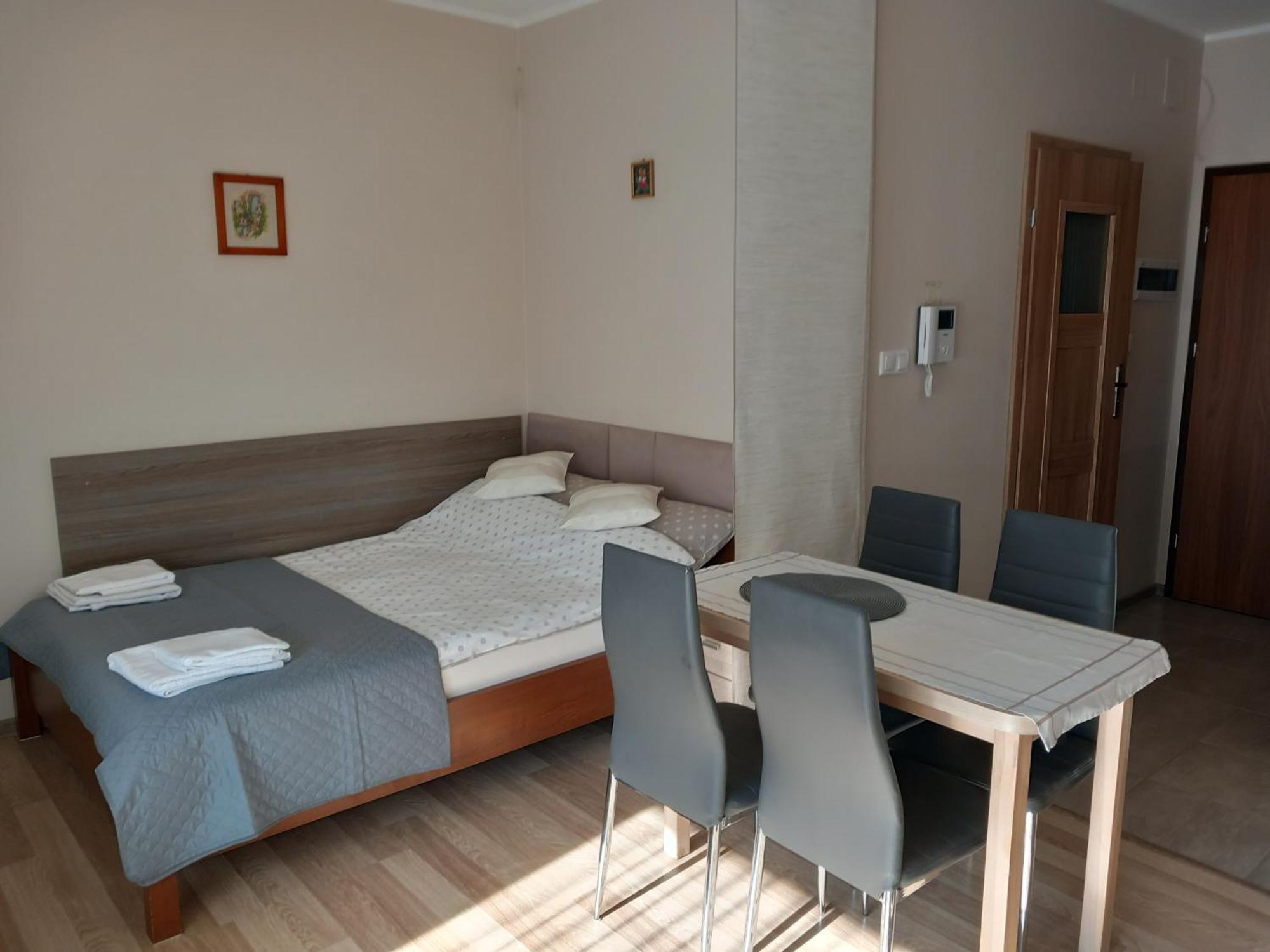 Apartament Jelenia Góra - Cieplice Exterior foto