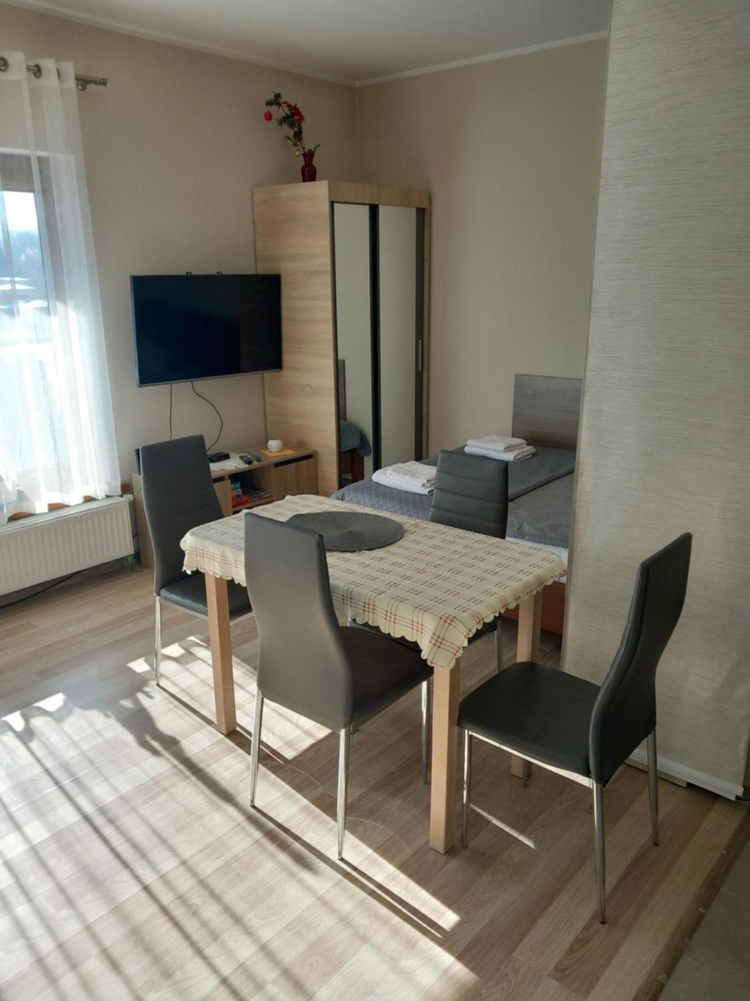 Apartament Jelenia Góra - Cieplice Exterior foto